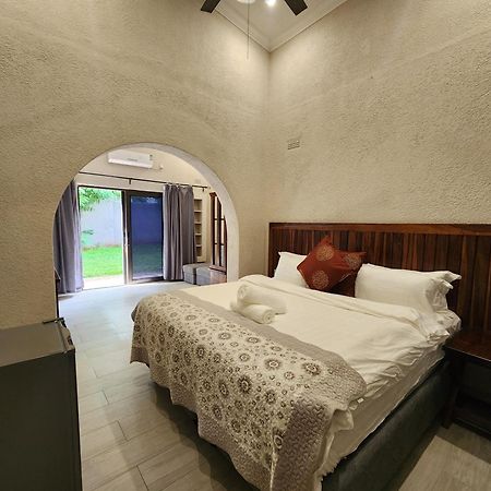 Jacaranda Lodge 维多利亚瀑布 外观 照片